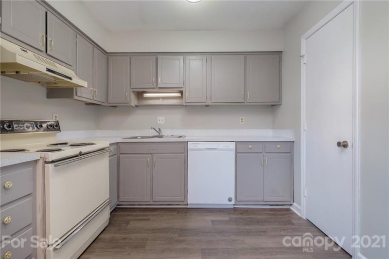 Property image 2 at 3726 Park Road, Charlotte, NC 28209