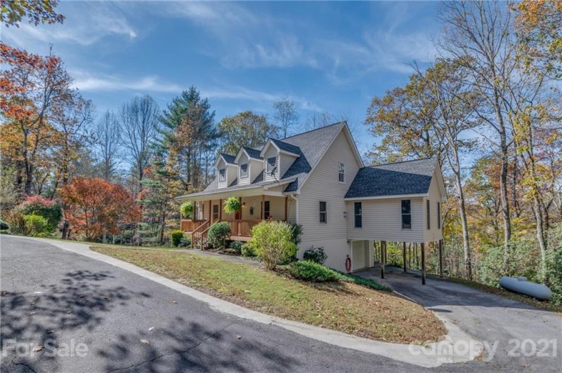 Property image 2 at 1105 Wildlife Trail, Hendersonville, NC 28739