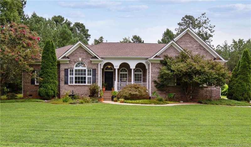 1537 Forest Ridge Lane