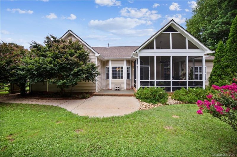 Property image 3 at 1537 Forest Ridge Lane, Stanley, NC 28164