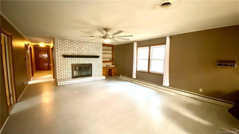 Property image 4 at 2409 E Broad Street, Statesville, NC 28677