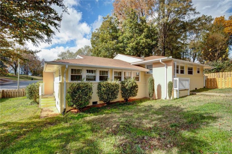 Property image 2 at 3429 Byrnes Street, Charlotte, NC 28205