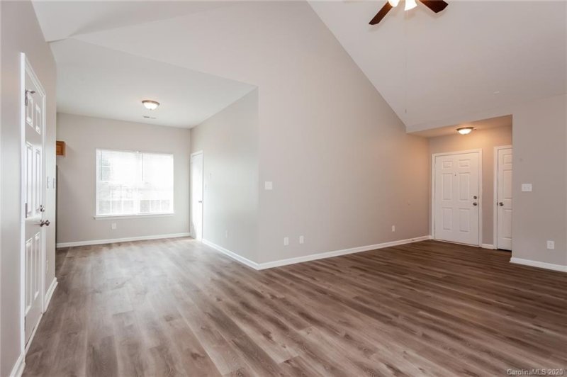 Property image 3 at 8215 Pozzi Road, Charlotte, NC 28216