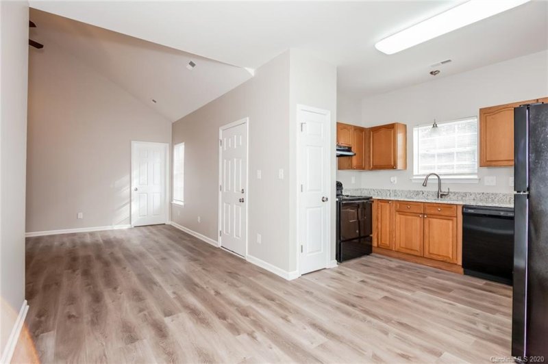 Property image 4 at 8215 Pozzi Road, Charlotte, NC 28216