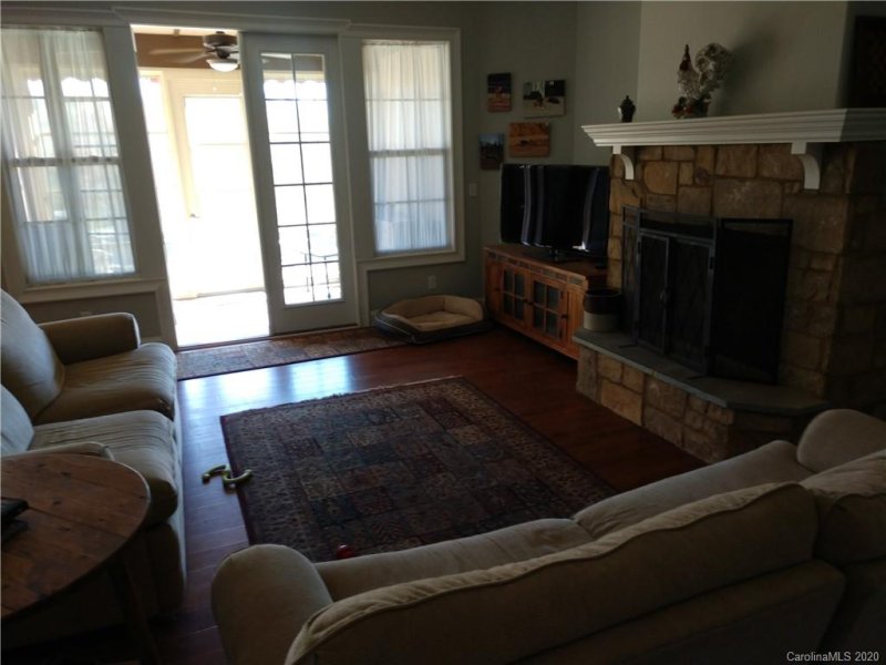 Property image 5 at 28 Hollymoorside Drive, Columbus, NC 28722