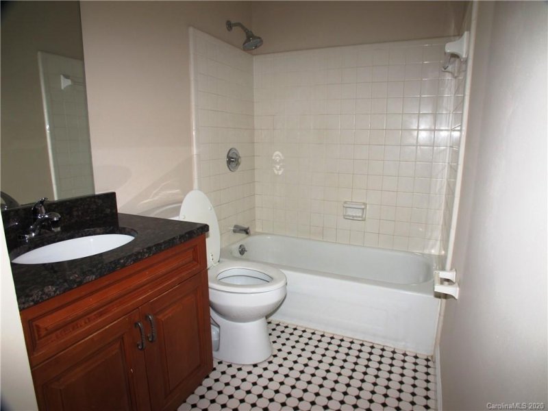 Property image 5 at 7802 Hummingbird Lane, Charlotte, NC 28212