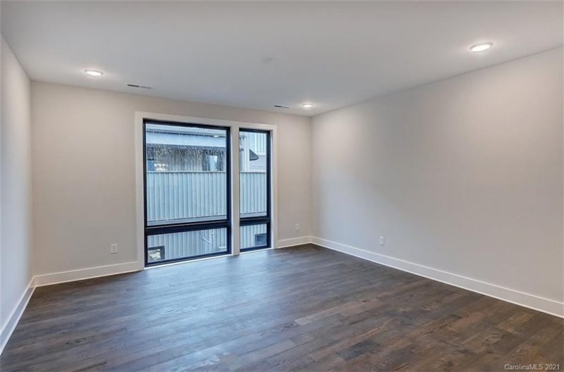 Property image 3 at 1208 Minter Place, Charlotte, NC 28203