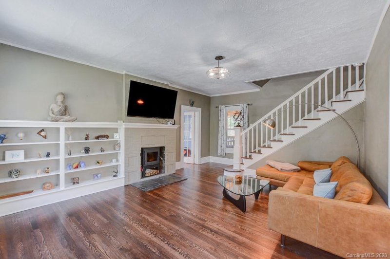 Property image 2 at 43 Winthrop Road, Asheville, NC 28806