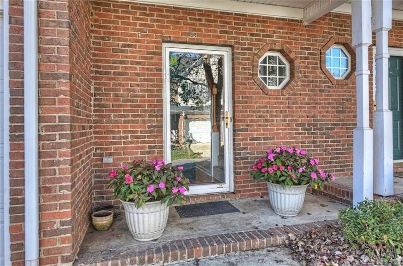 Property image 3 at 2041 Lennox Square Road, Charlotte, NC 28210