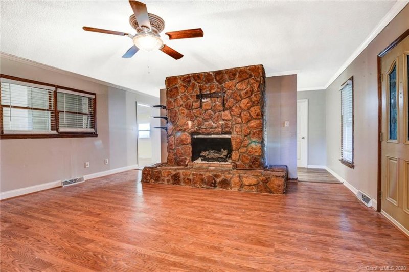 Property image 2 at 2027 Redwood Circle, Kings Mountain, NC 28086