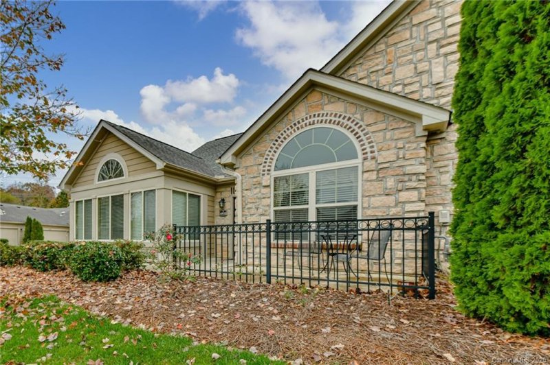 Property image 2 at 4833 Polo Gate Boulevard, Charlotte, NC 28216