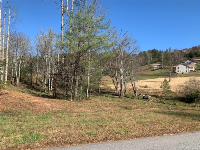 Property image 2 at 159 Crystal Heights Drive, Hendersonville, NC 28739