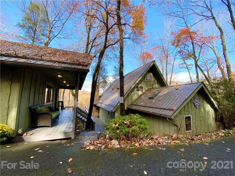 1041 Winterstar Loop