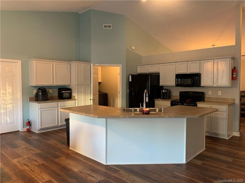 Property image 5 at 2517 Barkers Ridge Drive, Bessemer City, NC 28016