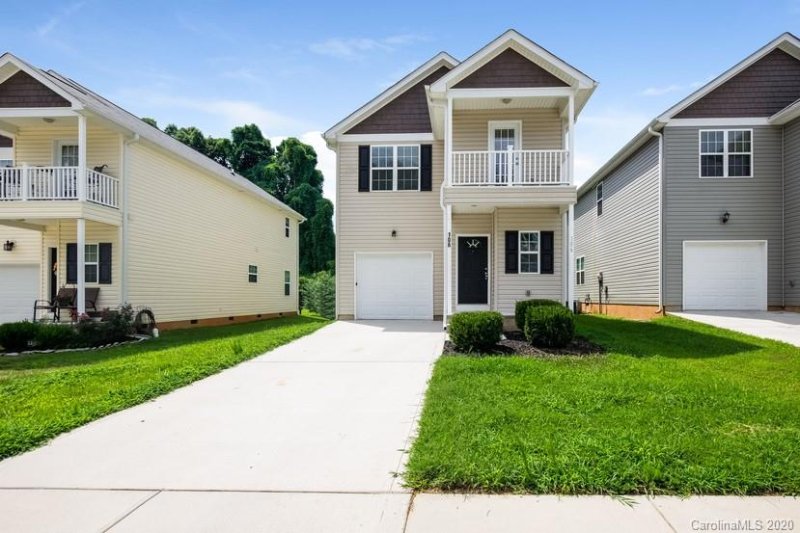 106 Lookout Point Place