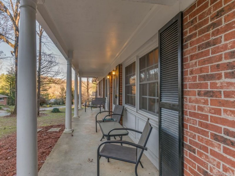 Property image 5 at 414 Comet Drive, Hendersonville, NC 28791