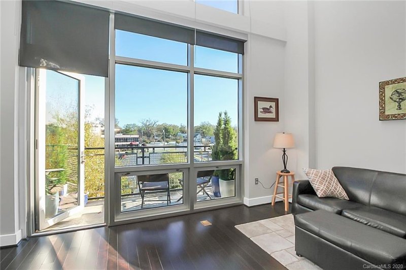 Property image 2 at 1133 Metropolitan Avenue, Charlotte, NC 28204