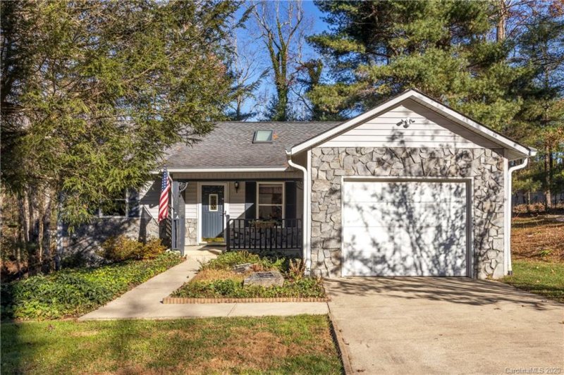 Property image 2 at 112 Cinnamon Way, Flat Rock, NC 28731