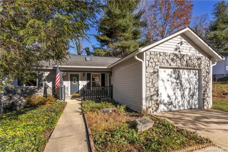 Property image 3 at 112 Cinnamon Way, Flat Rock, NC 28731