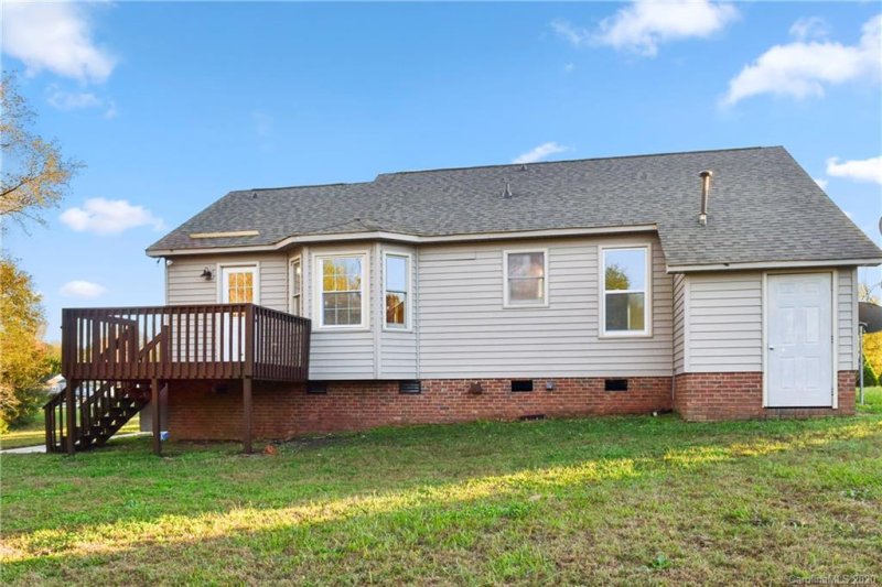 Property image 2 at 2440 Oxford Circle, Lancaster, SC 29720