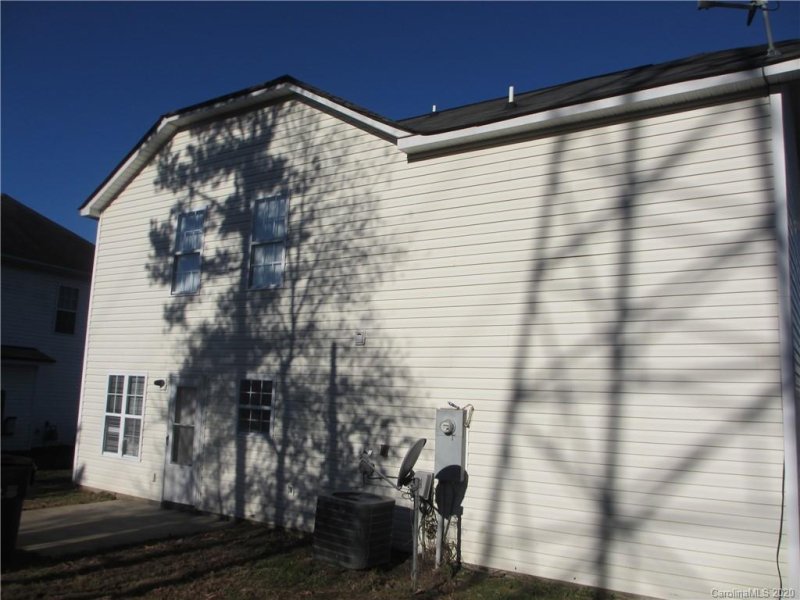 Property image 4 at 418 Winding Canyon Drive, Charlotte, NC 28214