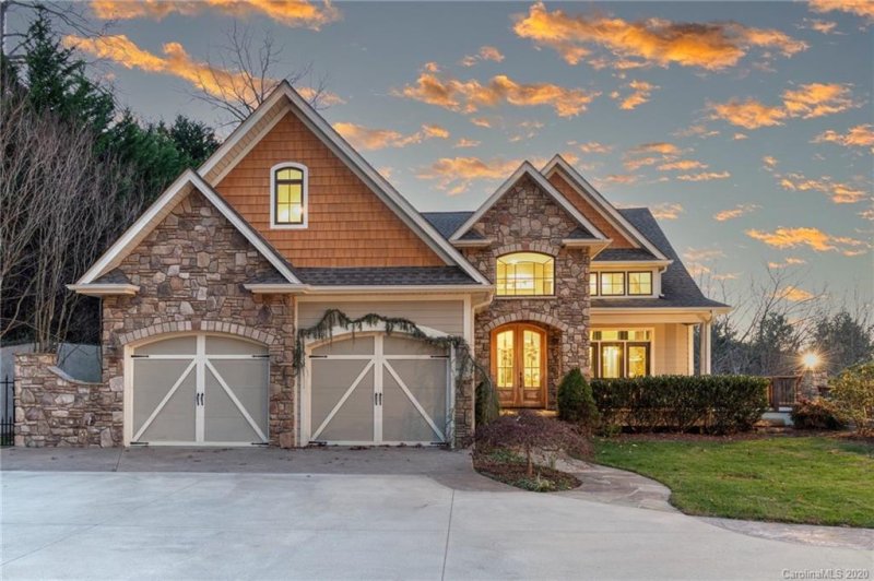 Property image 2 at 155 Hounds Chase Drive, Hendersonville, NC 28791