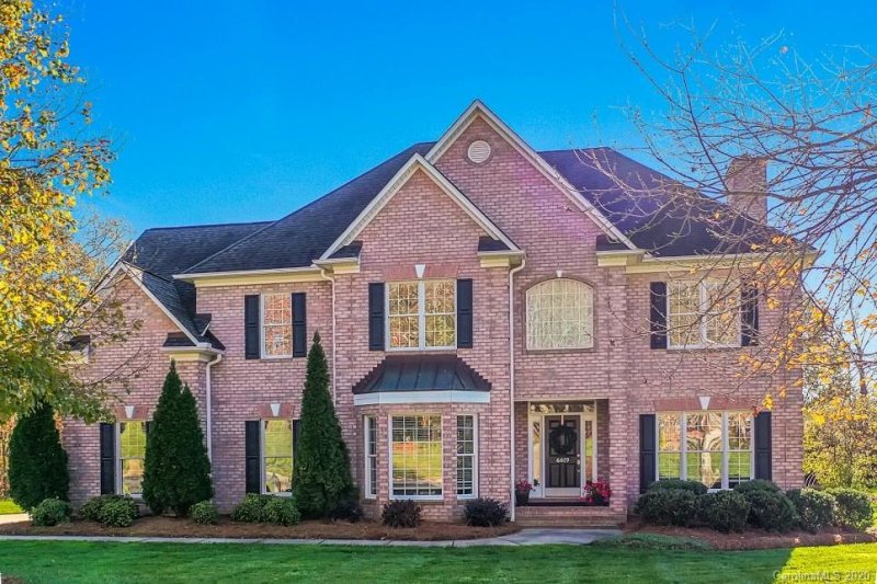 Property image 2 at 6619 Fox Ridge Circle, Davidson, NC 28036