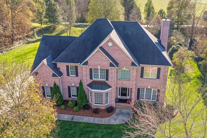 Property image 3 at 6619 Fox Ridge Circle, Davidson, NC 28036