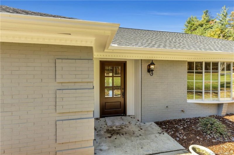 Property image 4 at 109 Crooked Creek Road, Hendersonville, NC 28739