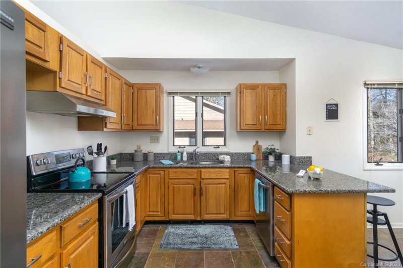 Property image 5 at 305 Piney Mountain Drive, Asheville, NC 28805