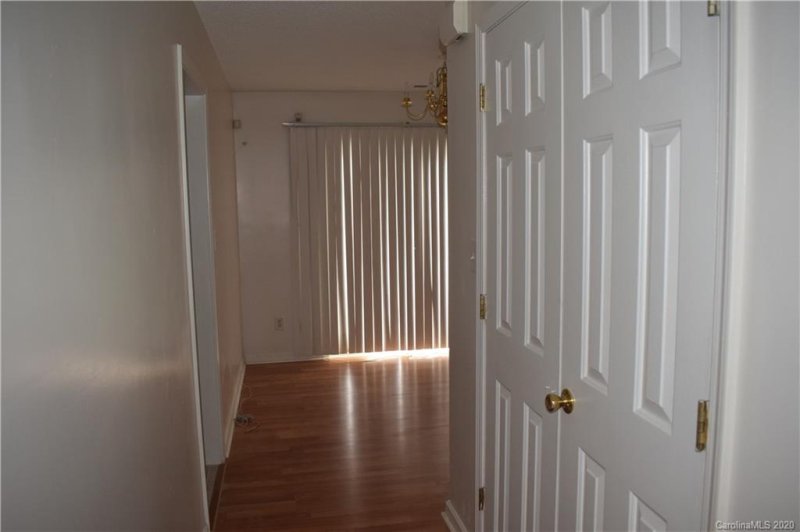 Property image 5 at 1023 Karendale Avenue, Charlotte, NC 28208