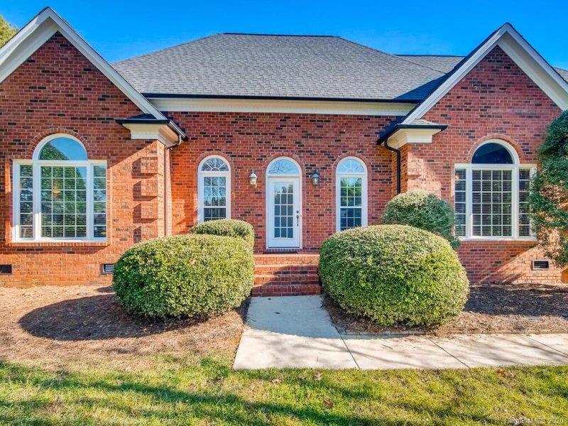 Property image 2 at 1077 Kite Court, Matthews, NC 28104