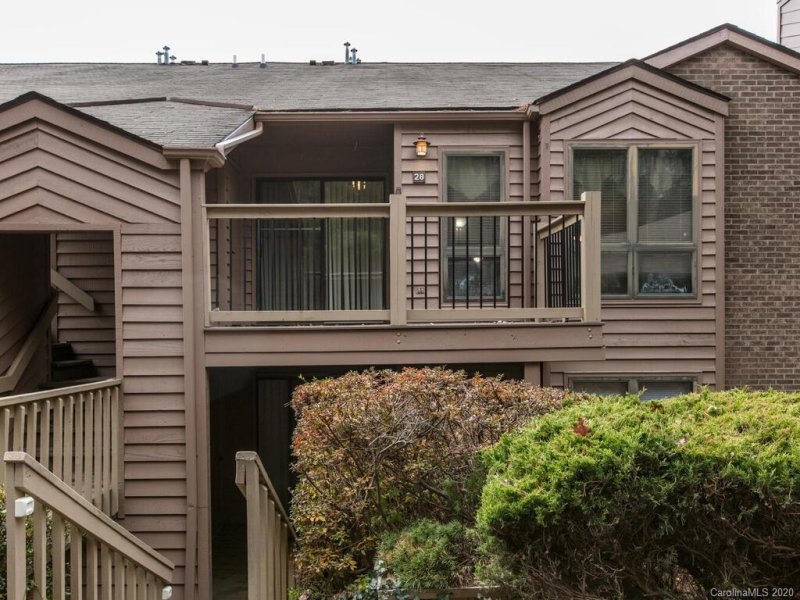 Property image 2 at 28 Ravencroft Lane, Asheville, NC 28803