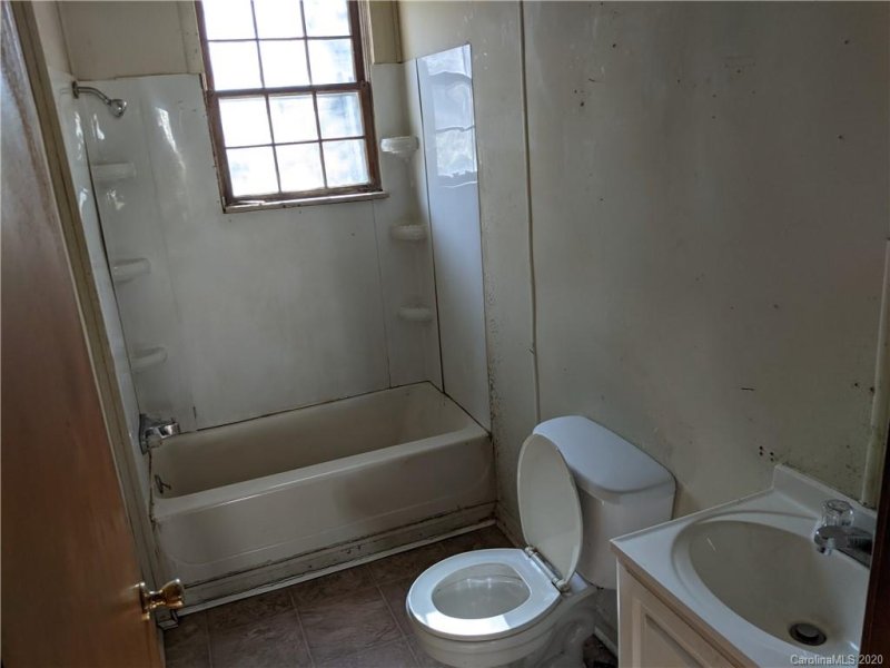 Property image 3 at 2425 Milton Avenue, Gastonia, NC 28052
