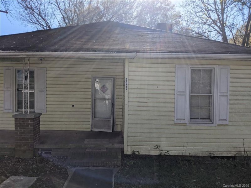 Property image 4 at 2425 Milton Avenue, Gastonia, NC 28052