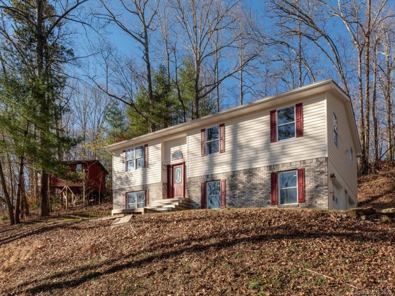 Property image 2 at 106 Sandpiper Palisades Street, Hendersonville, NC 28792