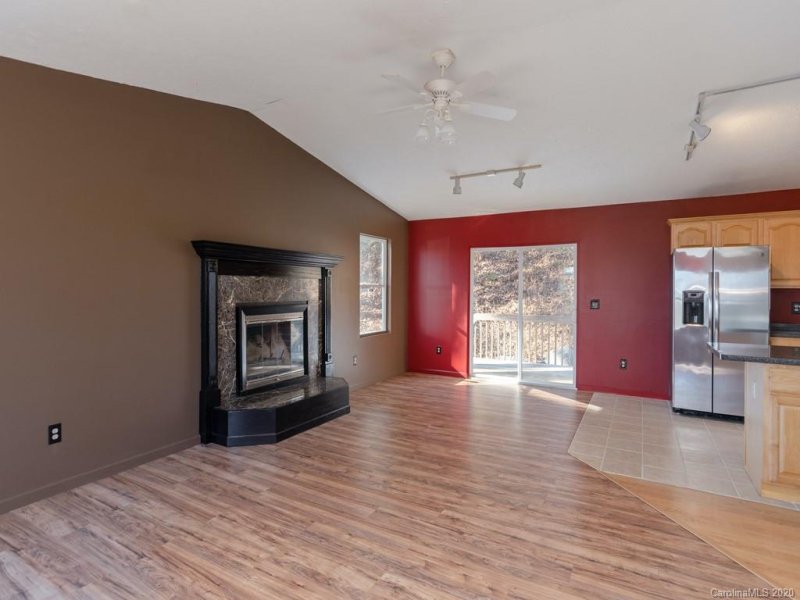 Property image 5 at 106 Sandpiper Palisades Street, Hendersonville, NC 28792