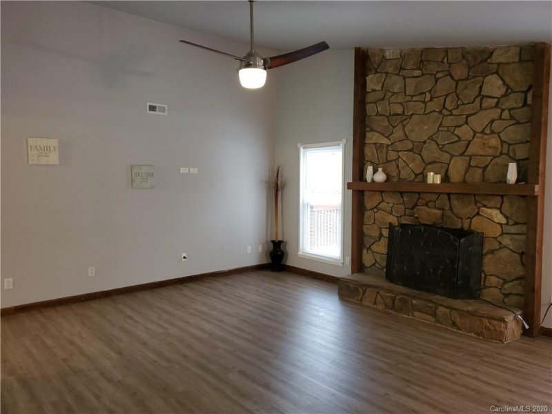 Property image 2 at 4925 Cricklewood Lane, Charlotte, NC 28212