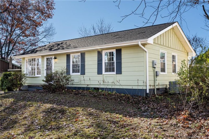 Property image 2 at 16 King Arthur Place, Asheville, NC 28806