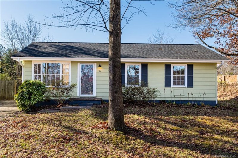 Property image 3 at 16 King Arthur Place, Asheville, NC 28806