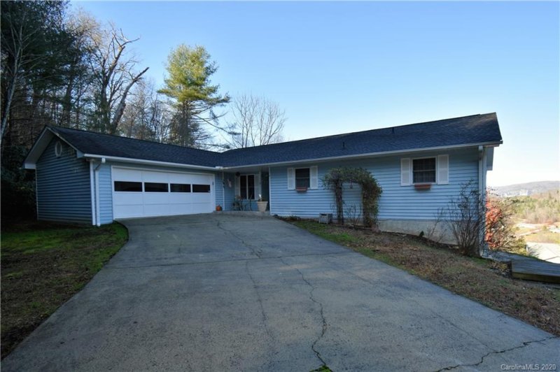 Property image 2 at 30 Russell Circle, Penrose, NC 28766