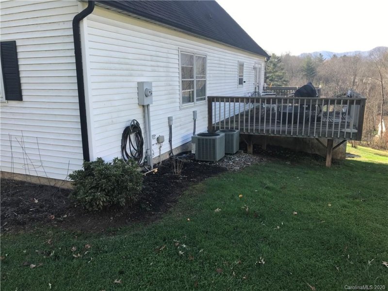 Property image 3 at 20 Whispering Oaks Drive, Candler, NC 28715