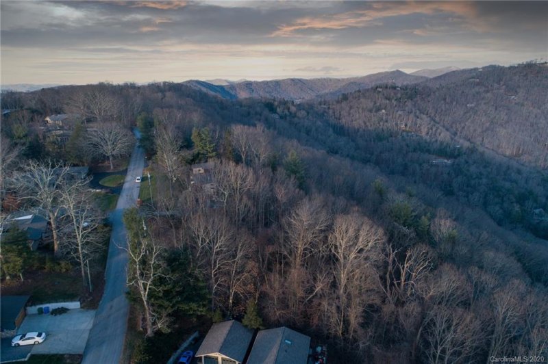 Property image 5 at 7 Crowningway Drive, Asheville, NC 28804