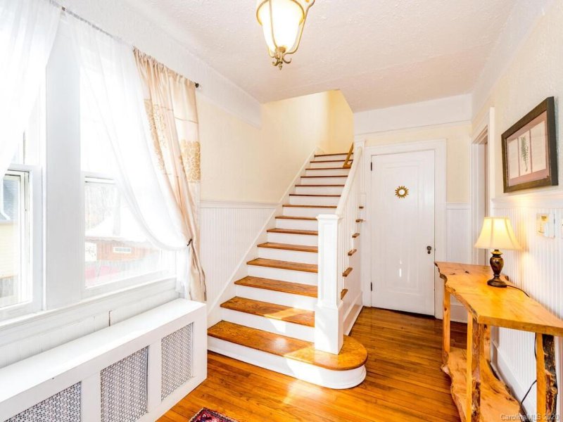 Property image 3 at 93 Westover Drive, Asheville, NC 28801