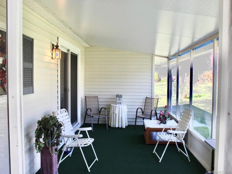 Property image 4 at 3 N Aliette Lane, Hendersonville, NC 28792