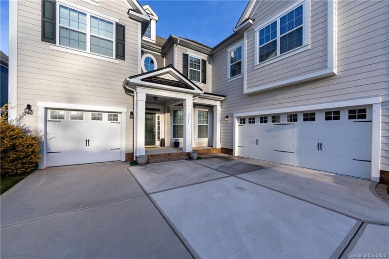 Property image 2 at 12525 Old Westbury Drive, Cornelius, NC 28031