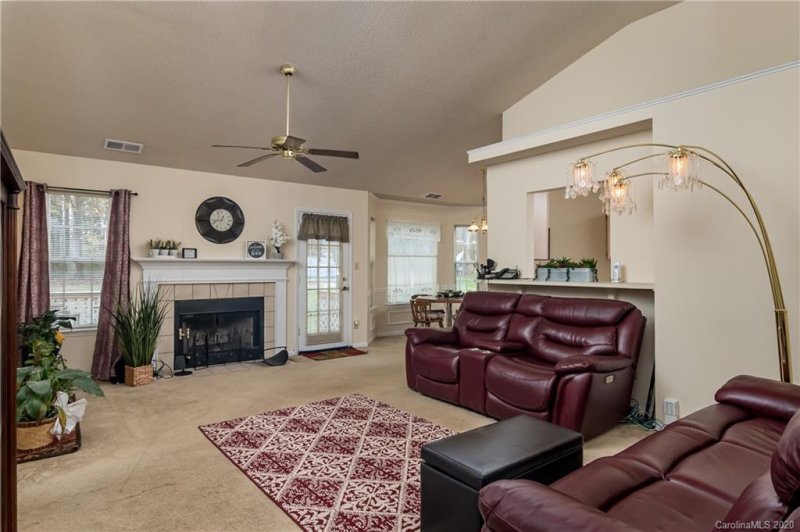 Property image 3 at 8508 Sienna Drive, Charlotte, NC 28215