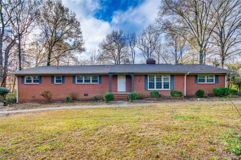 3905 Bellevue Terrace