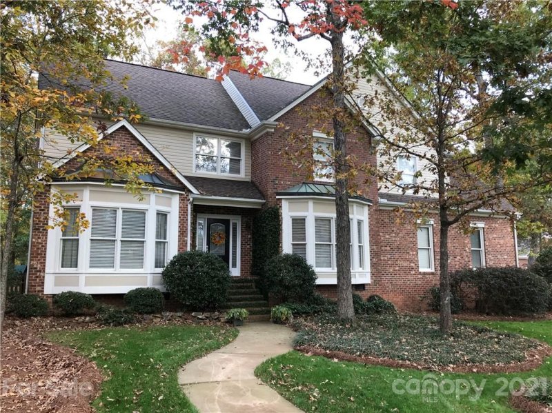 5300 Woodridge Drive