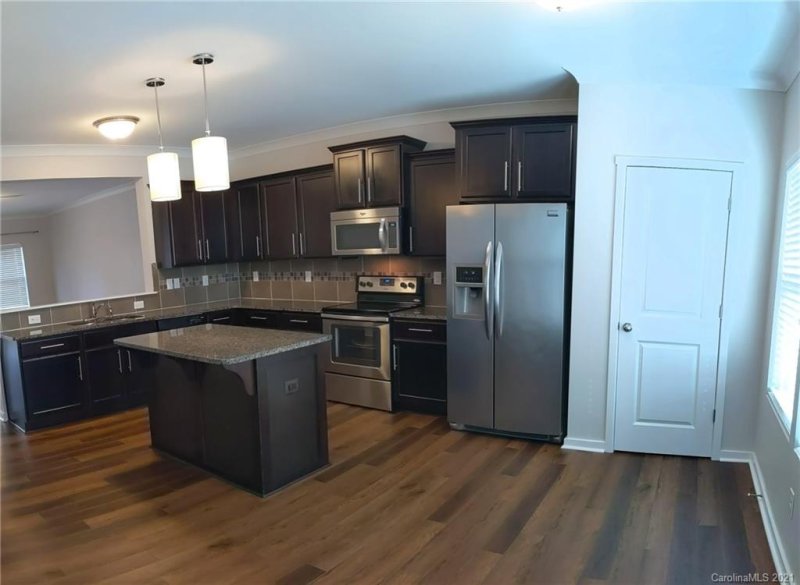 Property image 3 at 341 Battery Circle, Clover, SC 29710